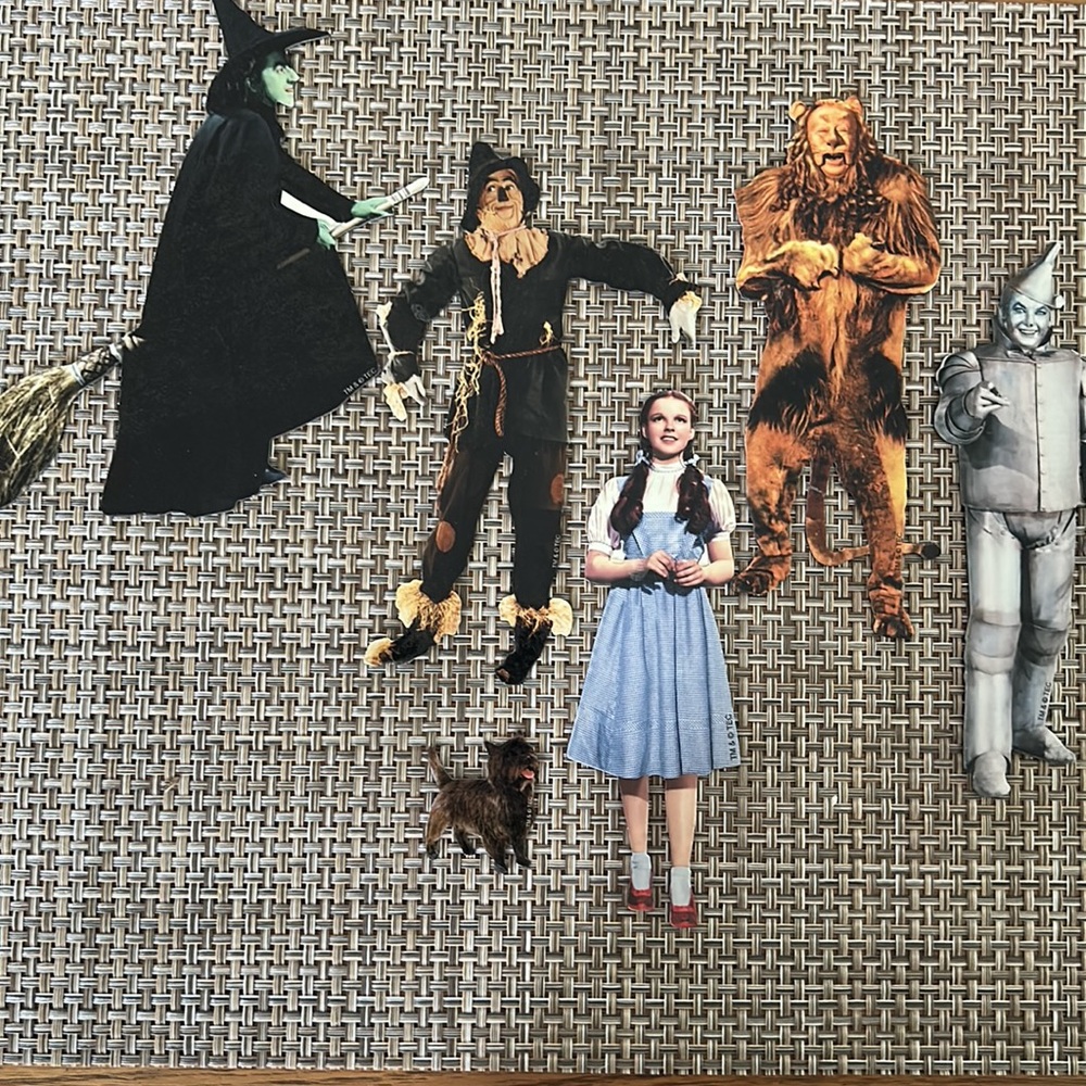 Wizard of Oz: magnet set, includes all characters, excellent condition